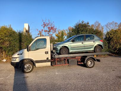 Epaviste Lyon DW Proximité - Enlèvement d'Épave Rapide et 100% Gratuit (NE VEND PAS DE PIECES) - Remorquage Lyon 69008