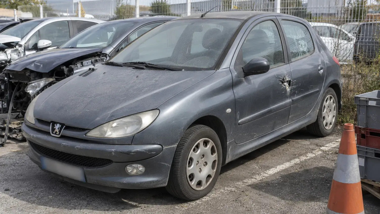 Voiture volée retrouvée après indemnisation : pourquoi elle revient souvent à l'assureur, et ce que le contrat permet de récupérer